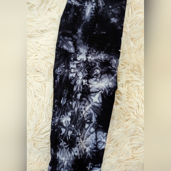 Free People Movement Good Karma Tie Dye Leggings - Picture 9 of 15